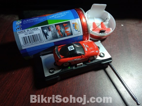 Tiny RC racing car